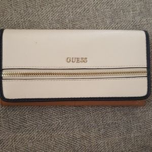 Guess woman wallet